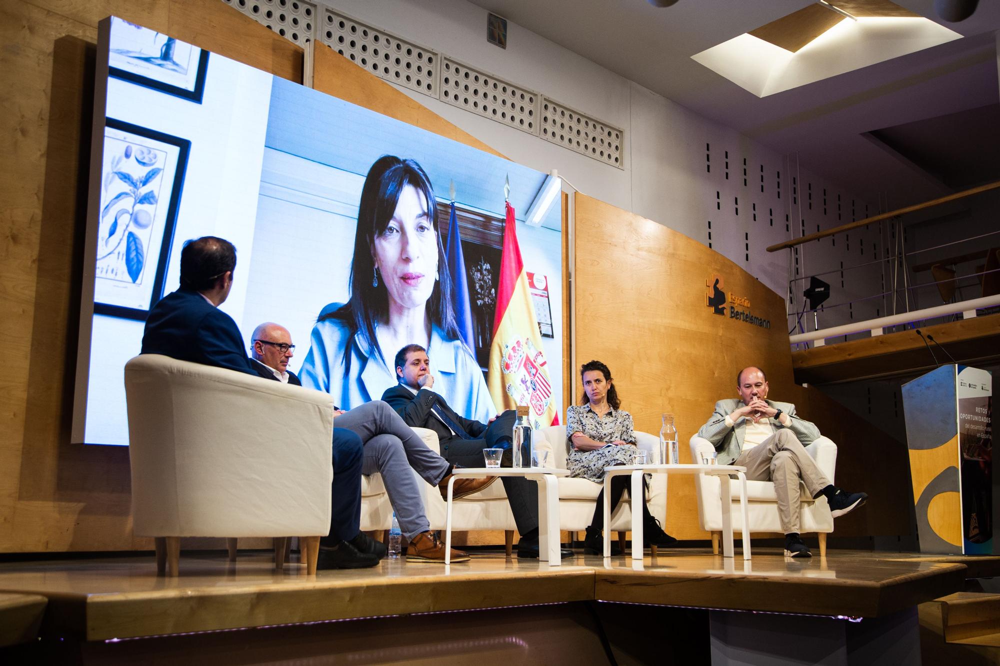 La directora general de Desarrollo Rural, Innovación y Formación Agroalimentaria, Isabel Bombal, interviene de manera telemática en la mesa redonda “Los retos de la España vaciada".