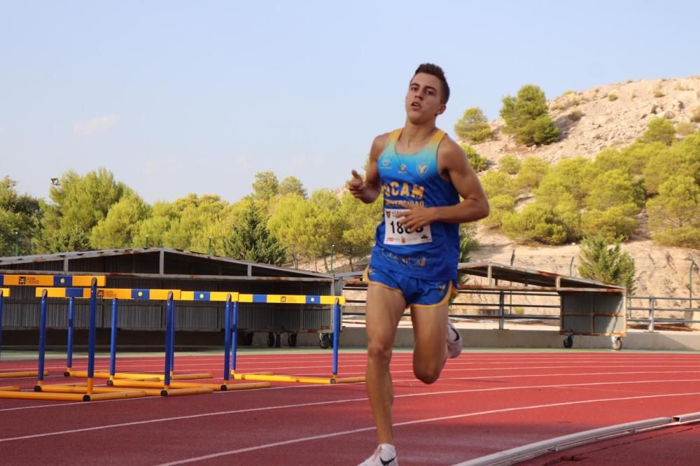 Control federativo de atletismo en Yecla