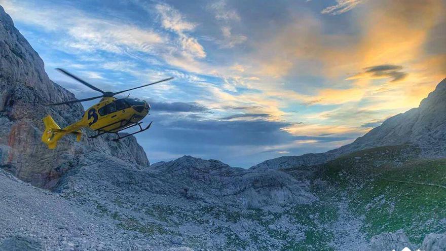 El helicóptero durante el rescate