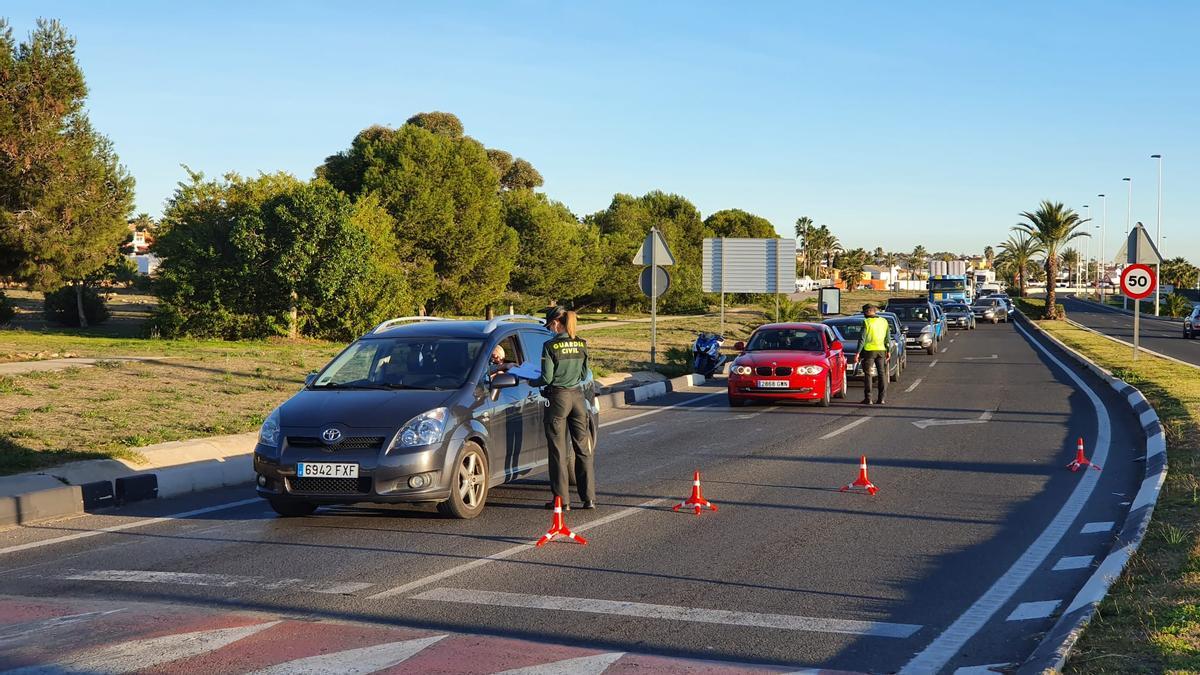 Retenciones de salida de Torrevieja (cv-905)