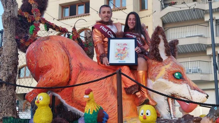 Juanjo Rodríguez i Anna Gómez llueixen la corona dels Reis del Carnaval de Roses