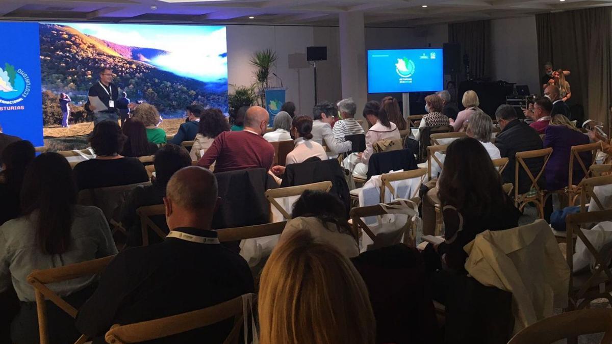 Una de las conferencias impartidas en el foro clausurado ayer. | M. V.