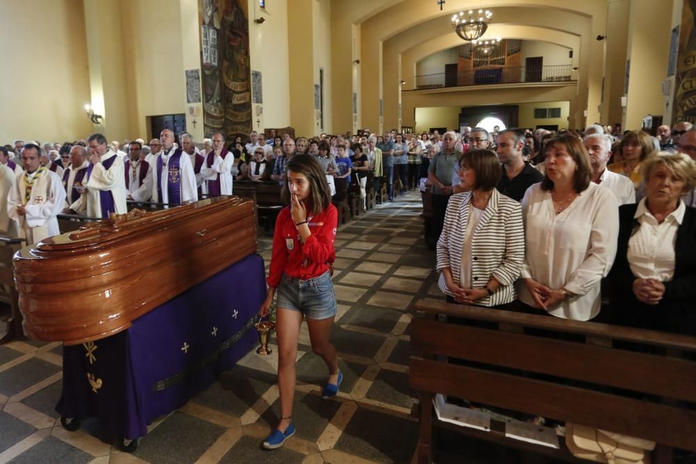 Funeral en la iglesia de Llaranes