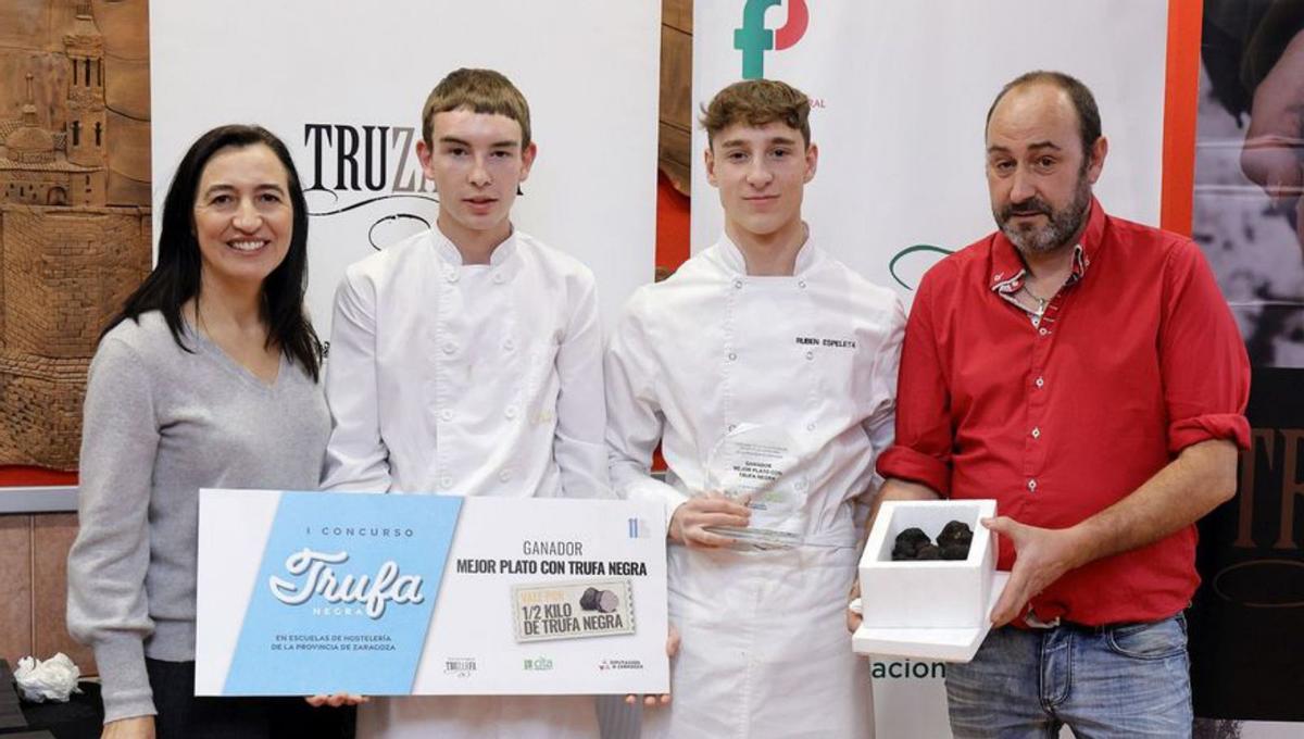 Entrega del premio al mejor plato. |   GABI ORTE