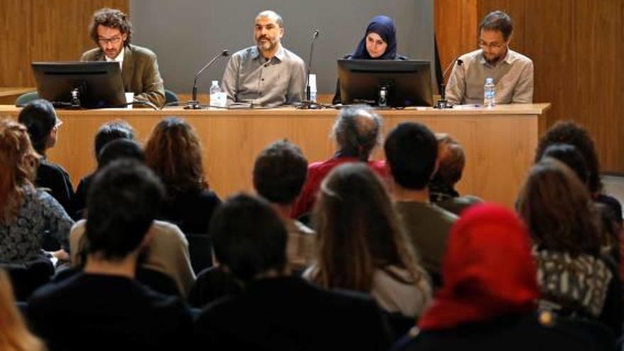 Universitat de Girona Taula rodona sobre «El meu Islam»
