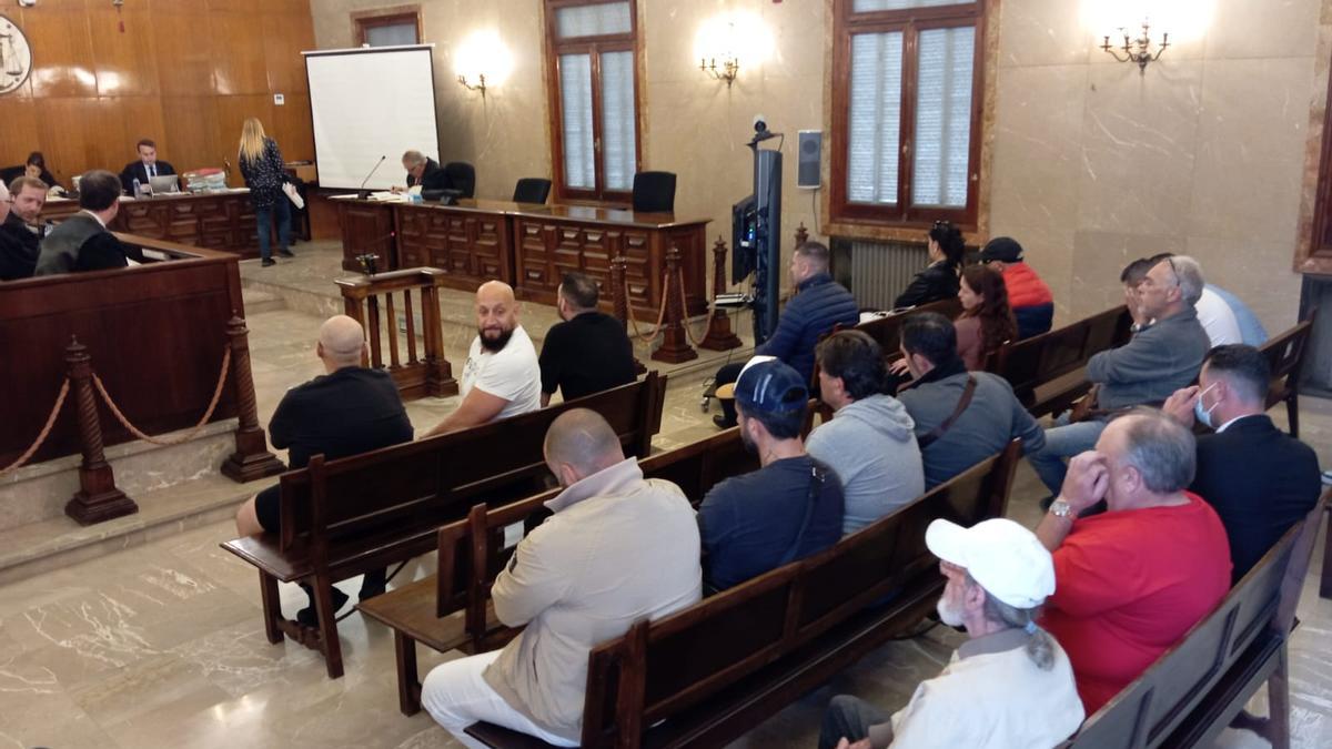 Los acusados, hoy durante el juicio en la Audiencia Provincial de Palma.