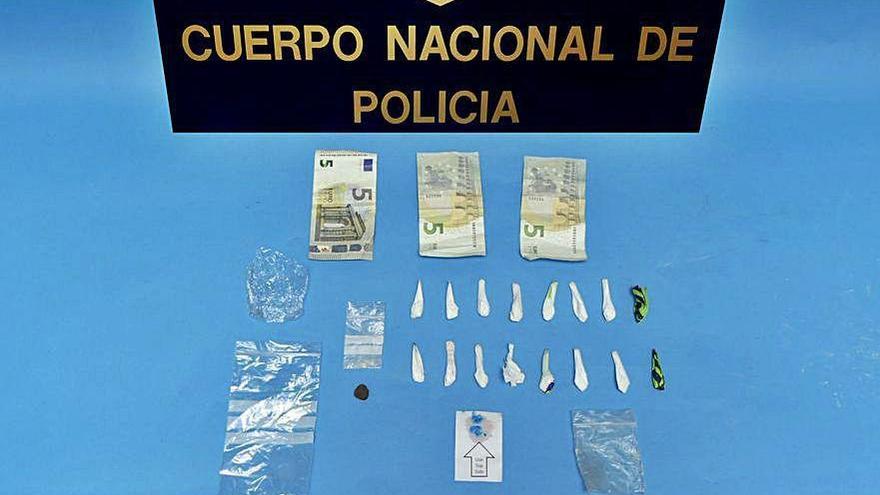 Efectos intervenidos por la Policía Nacional en Marín.