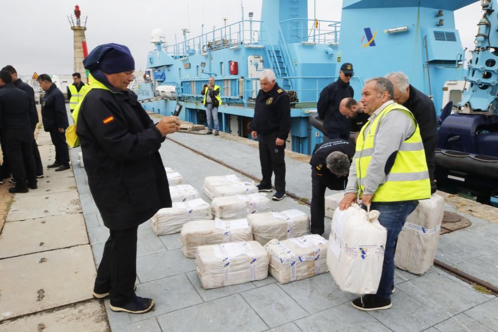 Llega a Vigo el Gure Leire, el narcobarco apresado con 2.500 kilos de cocaína