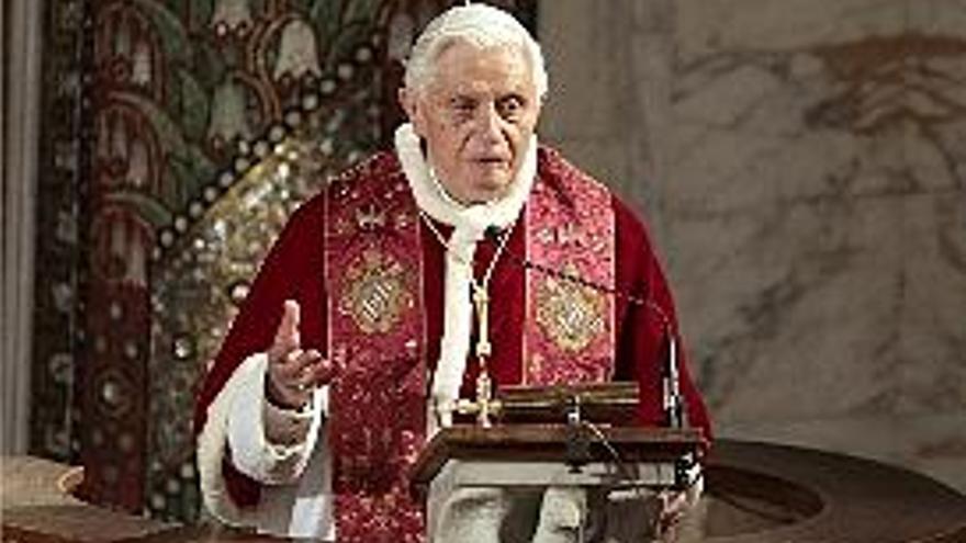 Benet XVI va visitar ahir diumenge una església luterana a Roma.