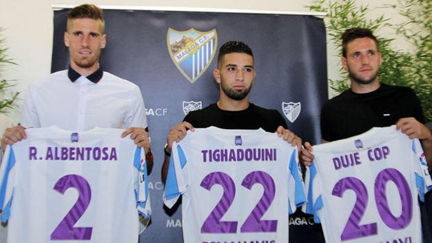 Albentosa, Tighadouini y Duje Cop han sido los últimos fichajes en ser presentados por el Málaga CF.
