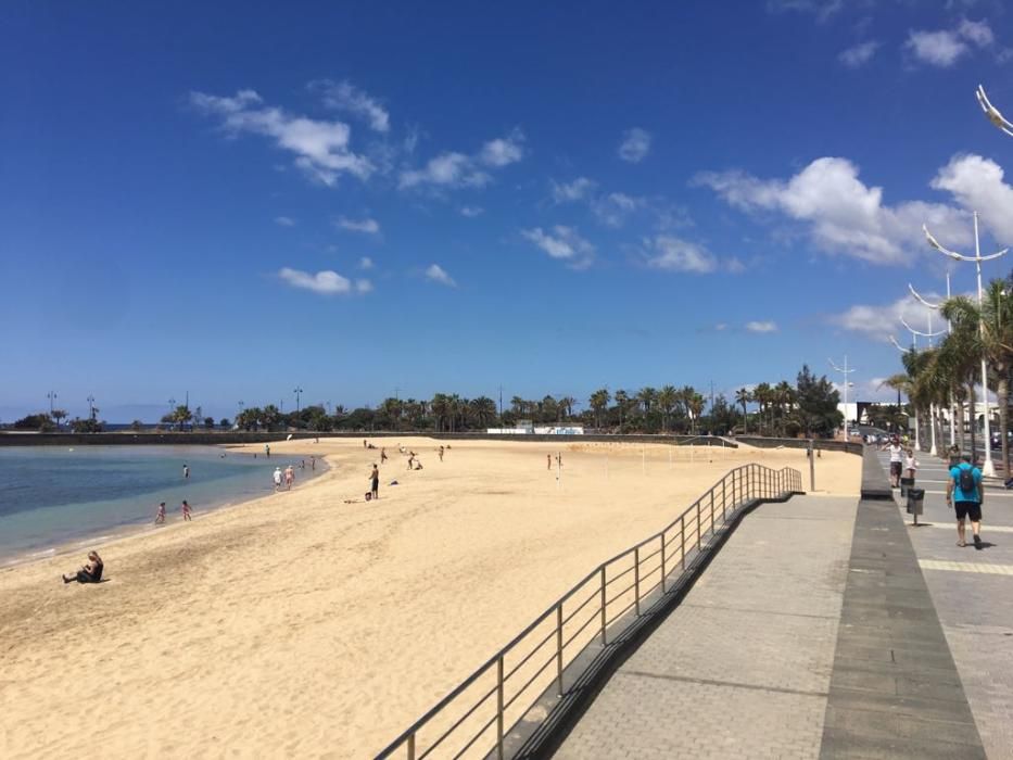 Limpieza en Arrecife tras la noche de San Juan