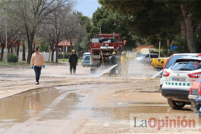 Limpian Los Alcázares tras las fuertes lluvias de los últimos días