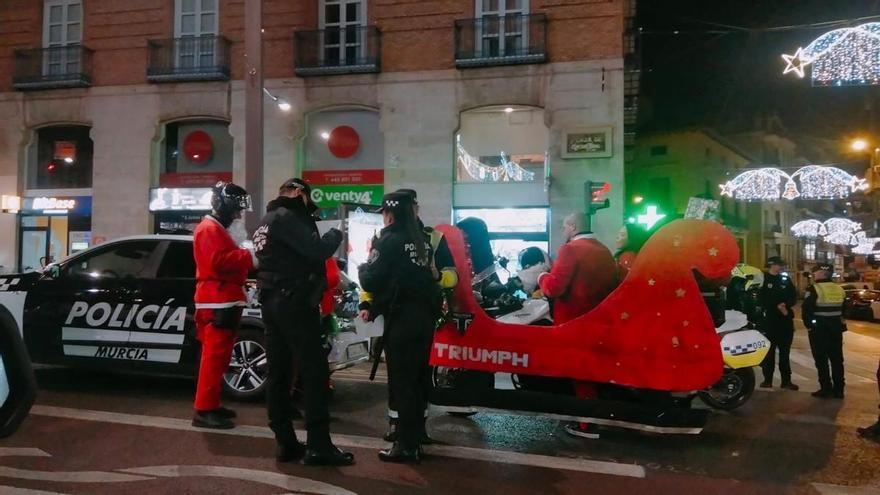 La Policía Local de Murcia multa a Papá Noel