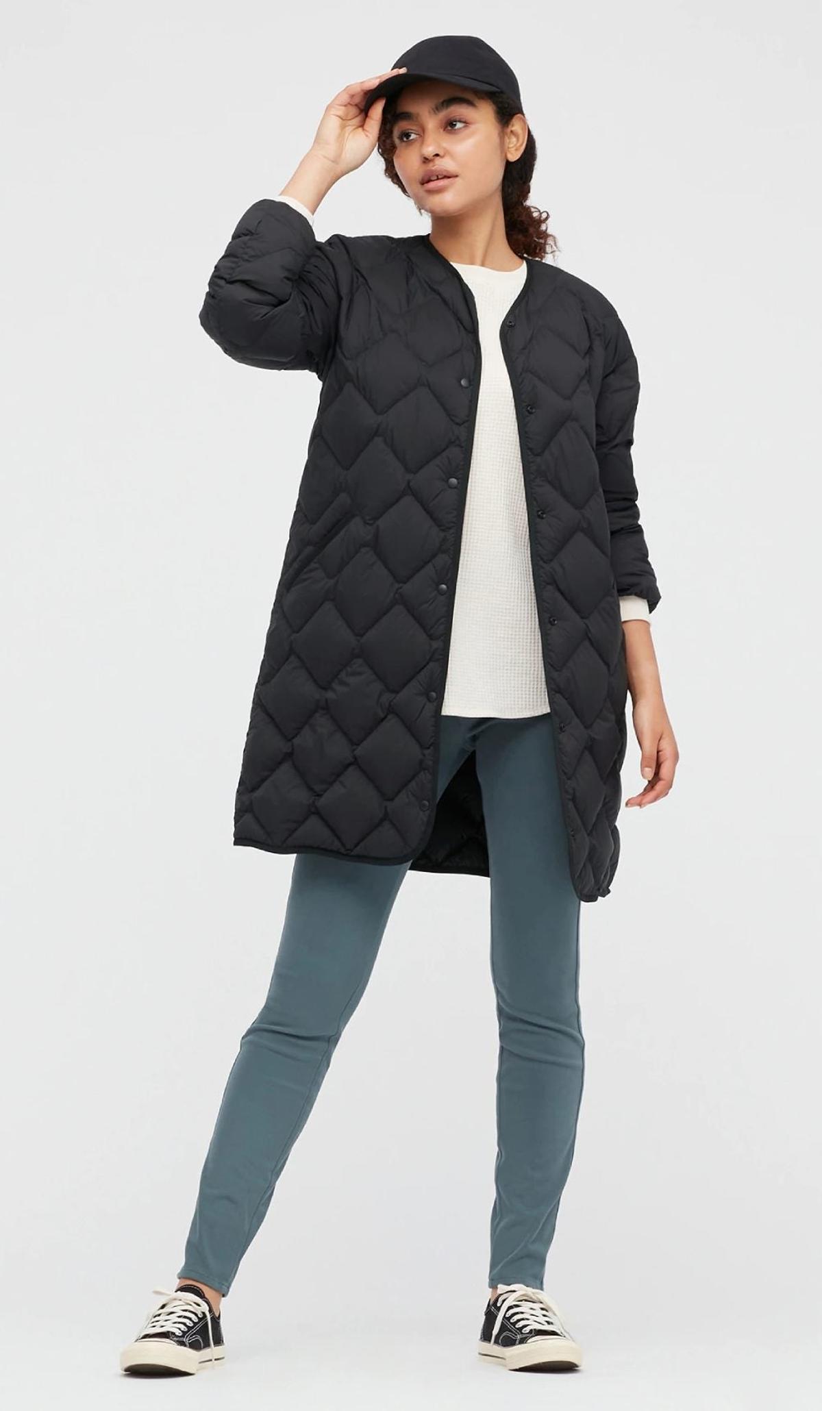 Abrigo acolchado negro de Uniqlo