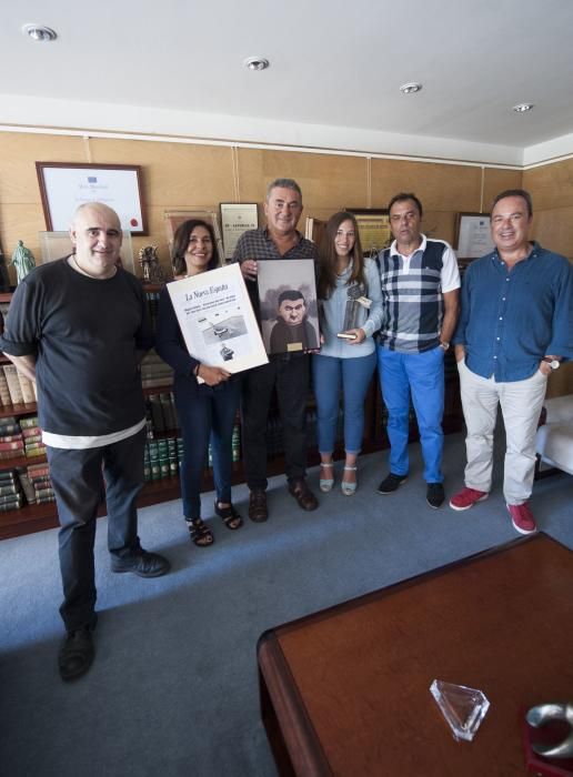Entrega del premio "Asturiano del mes" de LA NUEVA ESPAÑA a Miguel Galano
