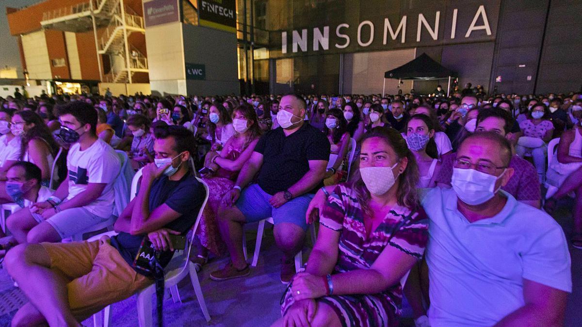 Concierto con mascarillas
y distancia en la Marina
el pasado agosto.  l-emv