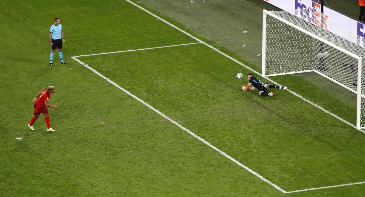 La tanda de penaltis del Suiza - España, en imágenes