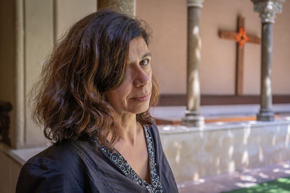 Lourdes Delgado, en el claustro del actual monasterio de Santa Isabel en Sarrià.