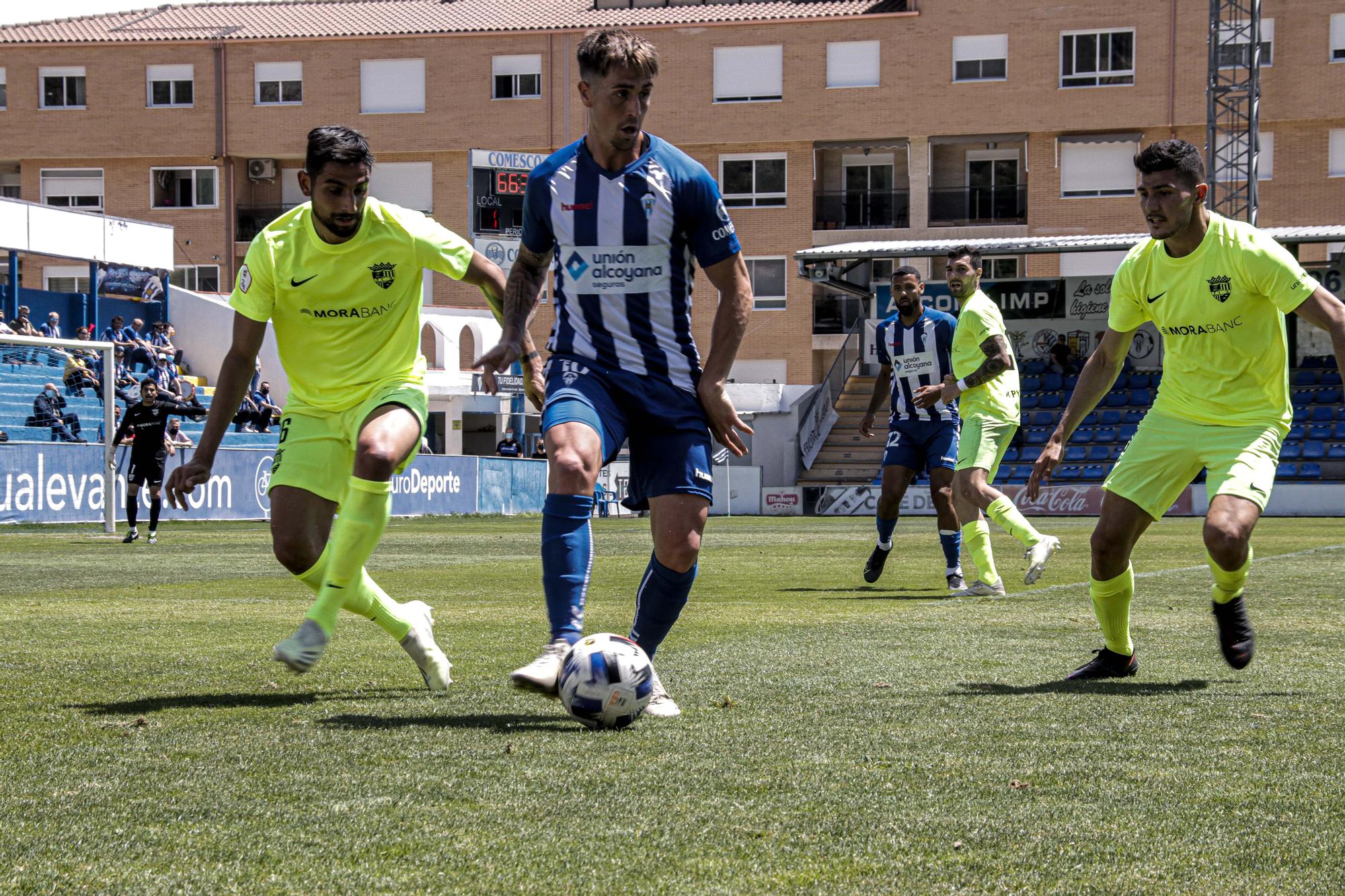 Goles y fiesta en la despedida del Alcoyano (2-3)