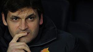 El tècnic blaugrana torna a tenir problemes de salut un any després de ser operat.