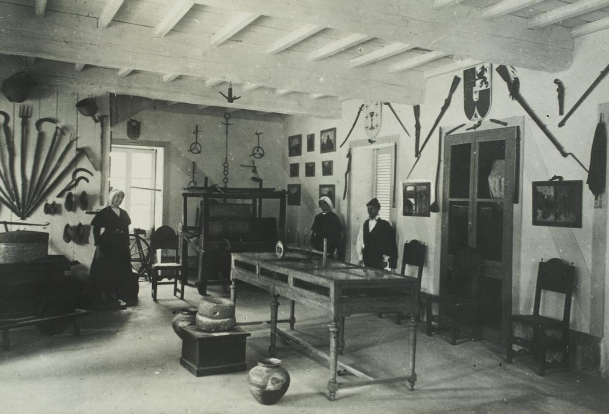 Interior do desaparecido Museo de Pías