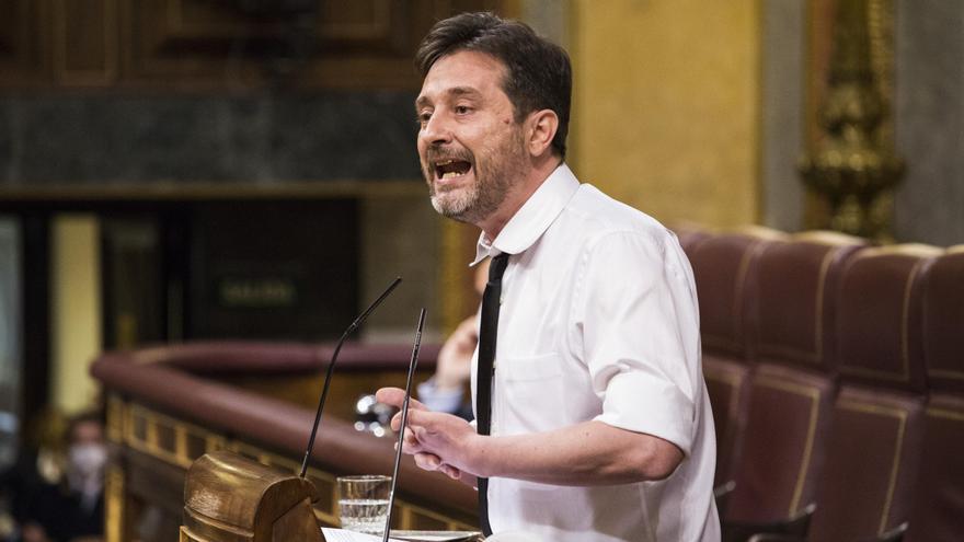 Rafa Mayoral: "Al gobernador del Banco de España habría que correrlo a gorrazos"