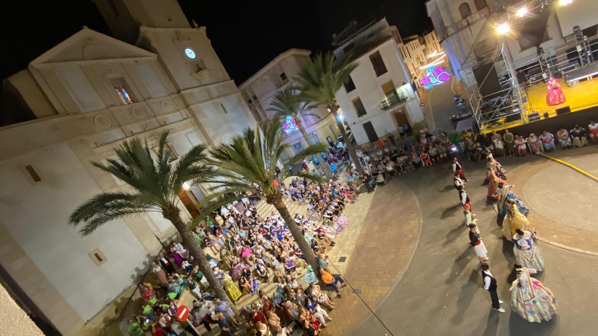 Un instante de las danzas este martes en La Nucia.