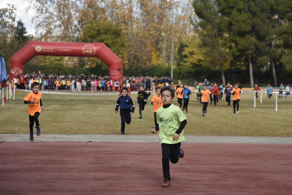 Uns 800 escolars donen relleu un any més al Cros de Manresa al Congost