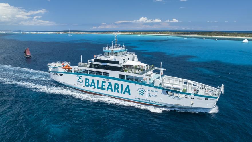 Baleària ya conecta Ibiza y Formentera con el primer ferry eléctrico de España