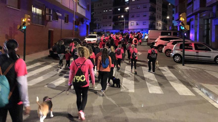 Més de quatre-centes dones participen en la tercera Marxa Nocturna de la Dona d’Abrera