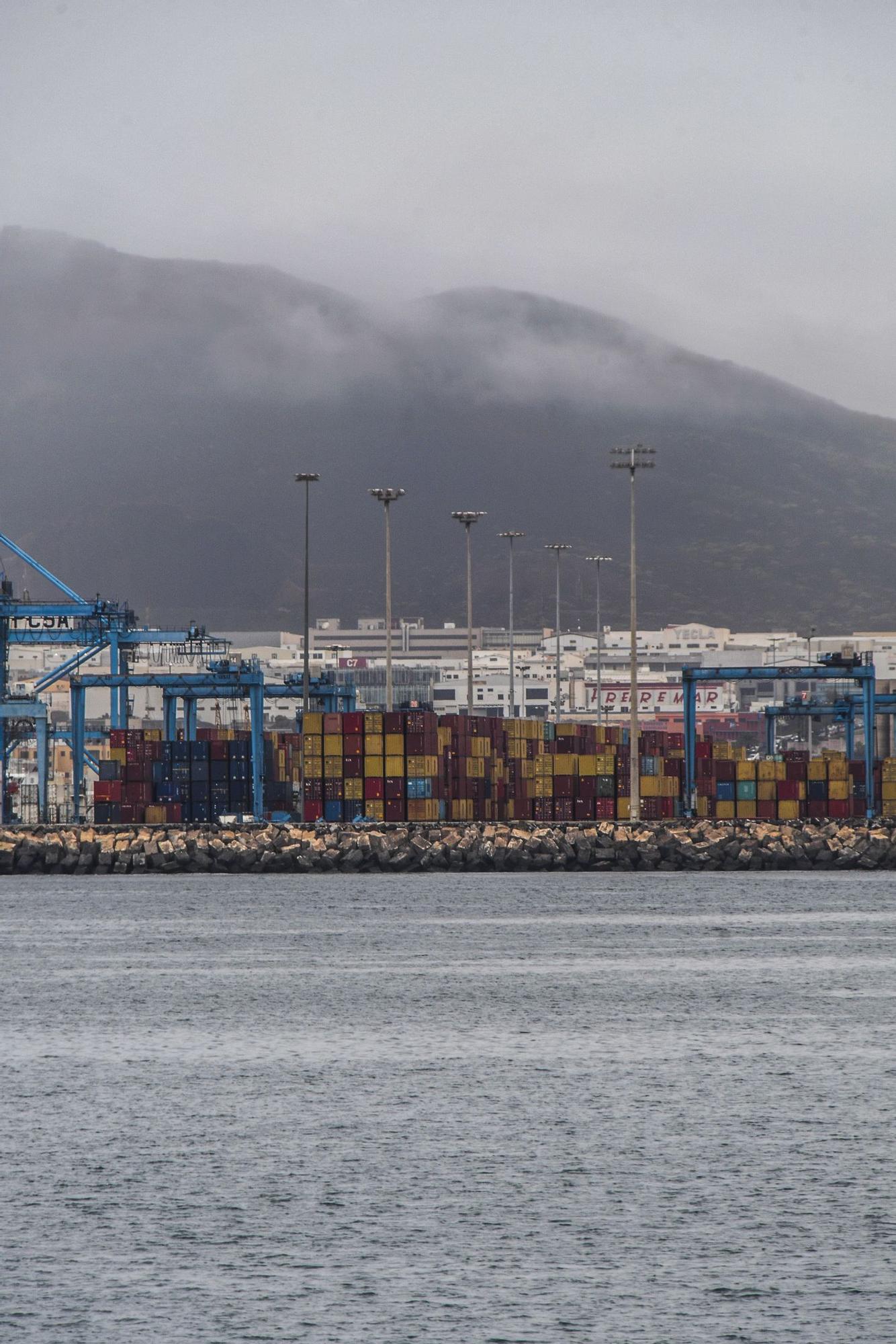 Tiempo con nubes y lluvia en Las Palmas de Gran Canaria (27/12/2021)