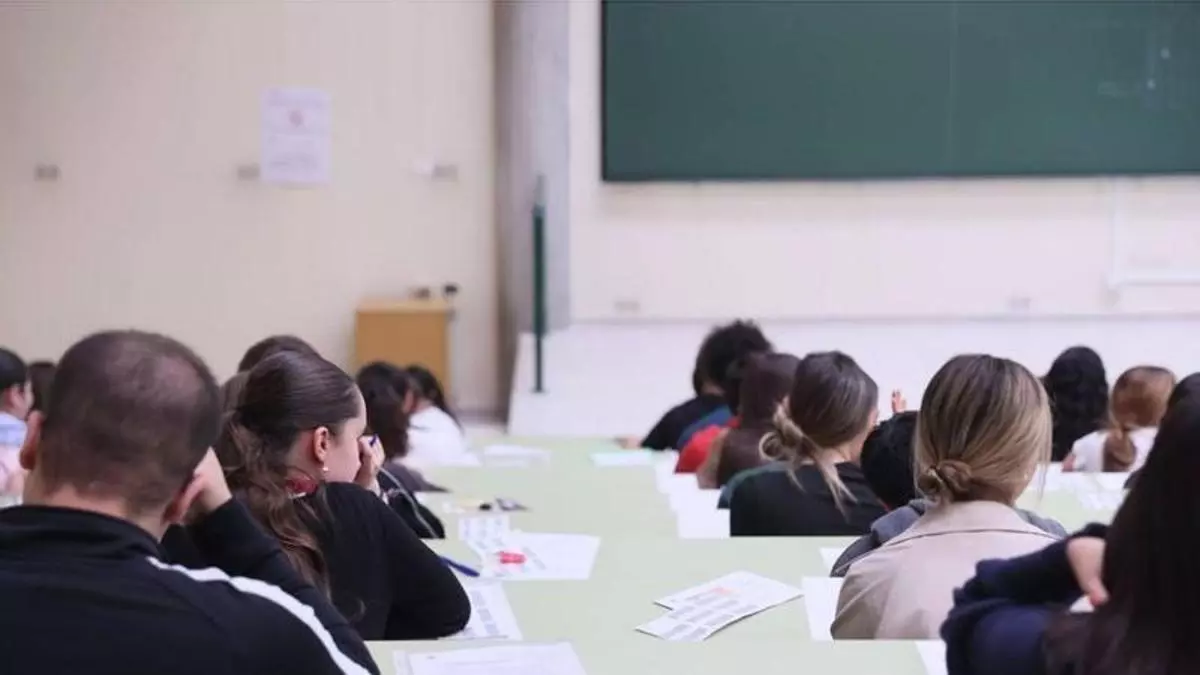 Sacar el título de Secundaria o preparar las pruebas de acceso a la universidad gratis, posibilidades en el Aula de Salas del Centro de Educación de Personas Adultas Suroccidente