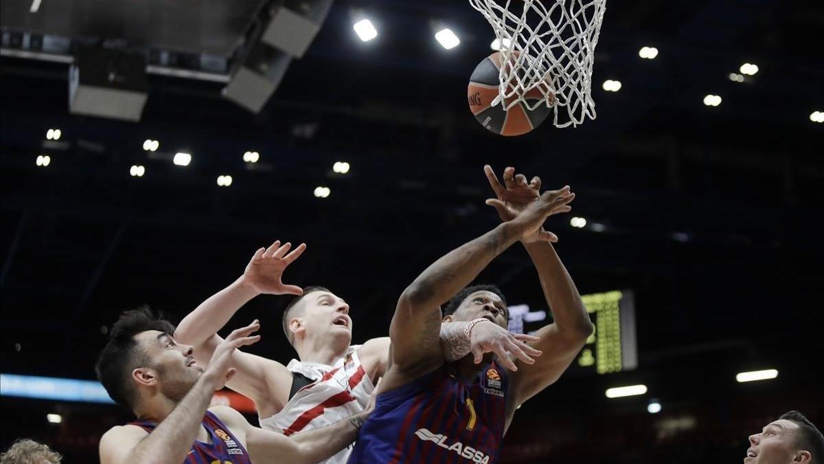 Heurtel y Hanga conducen al Barça a un triunfo clave en Milán