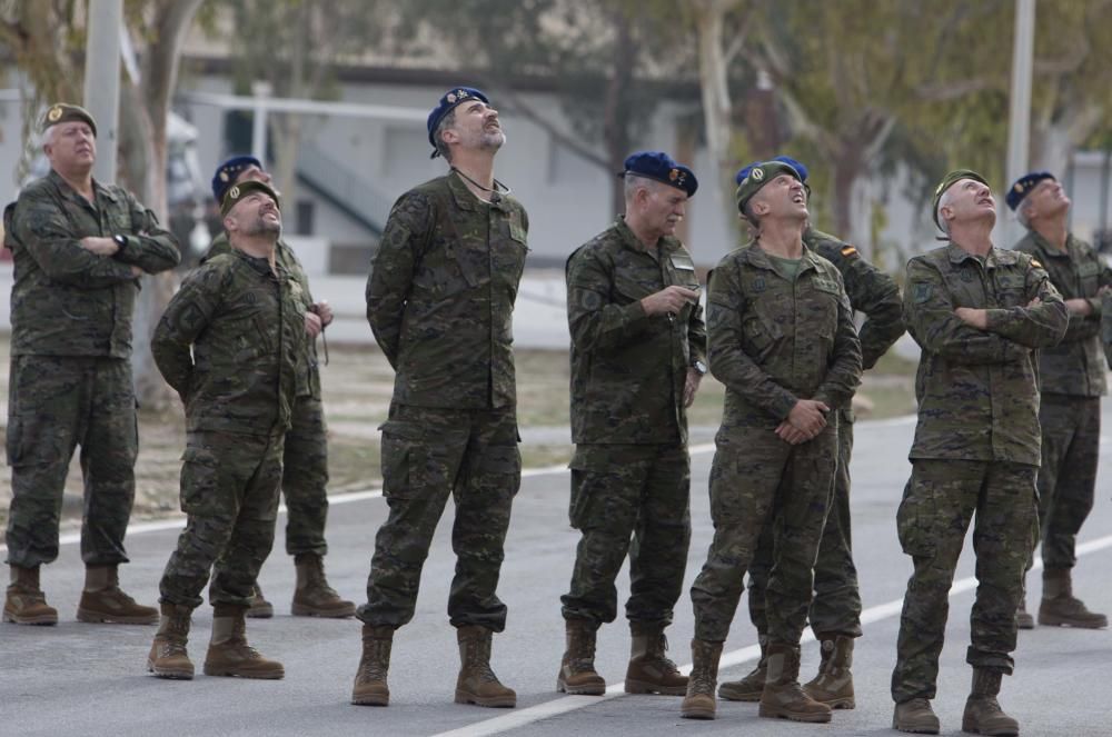 El Rey Felipe VI sigue desde Alicante varias maniobras del Mando de Operaciones Especiales