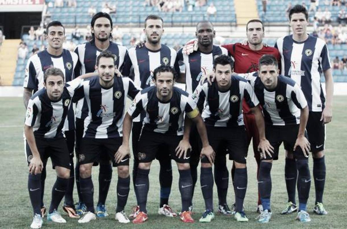 Alineación titular de uno de los partidos del Hércules en el Rico Pérez en la temporada 2013-2014