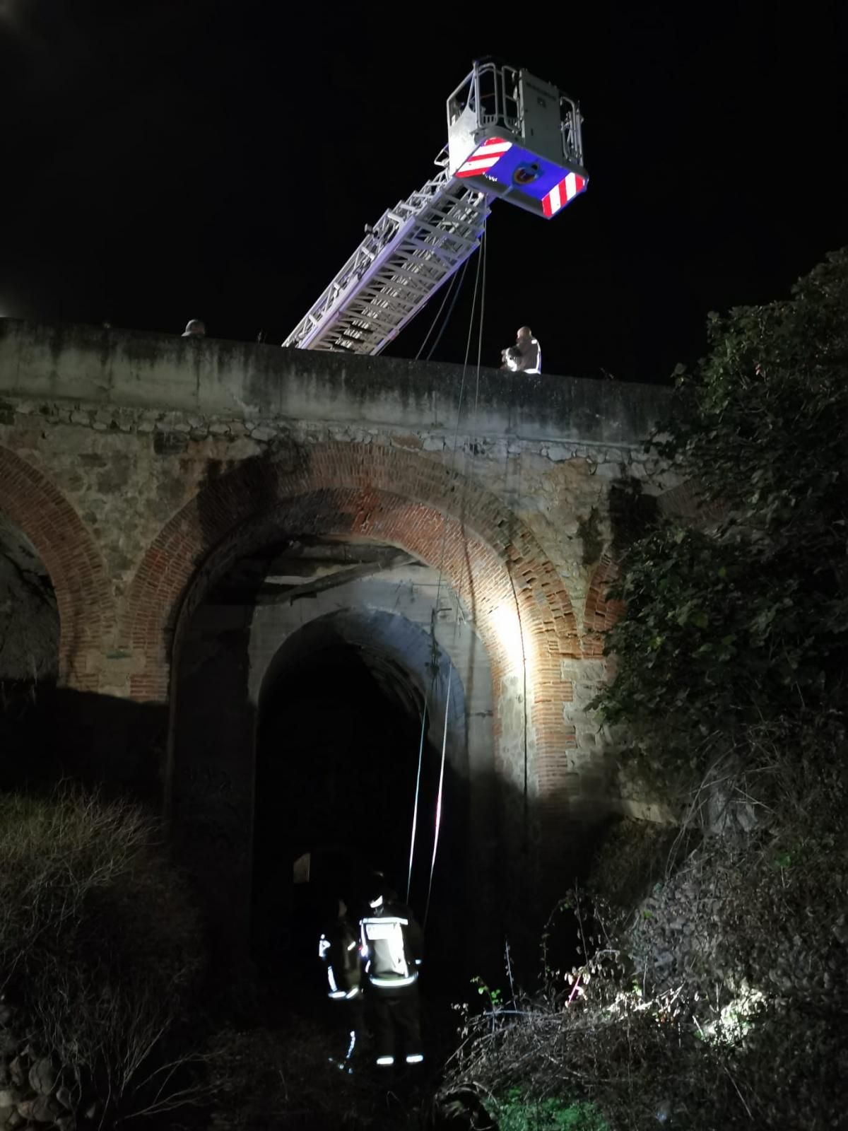 Rescatan a un joven tras rodar 40 metros por la ladera del Fuerte