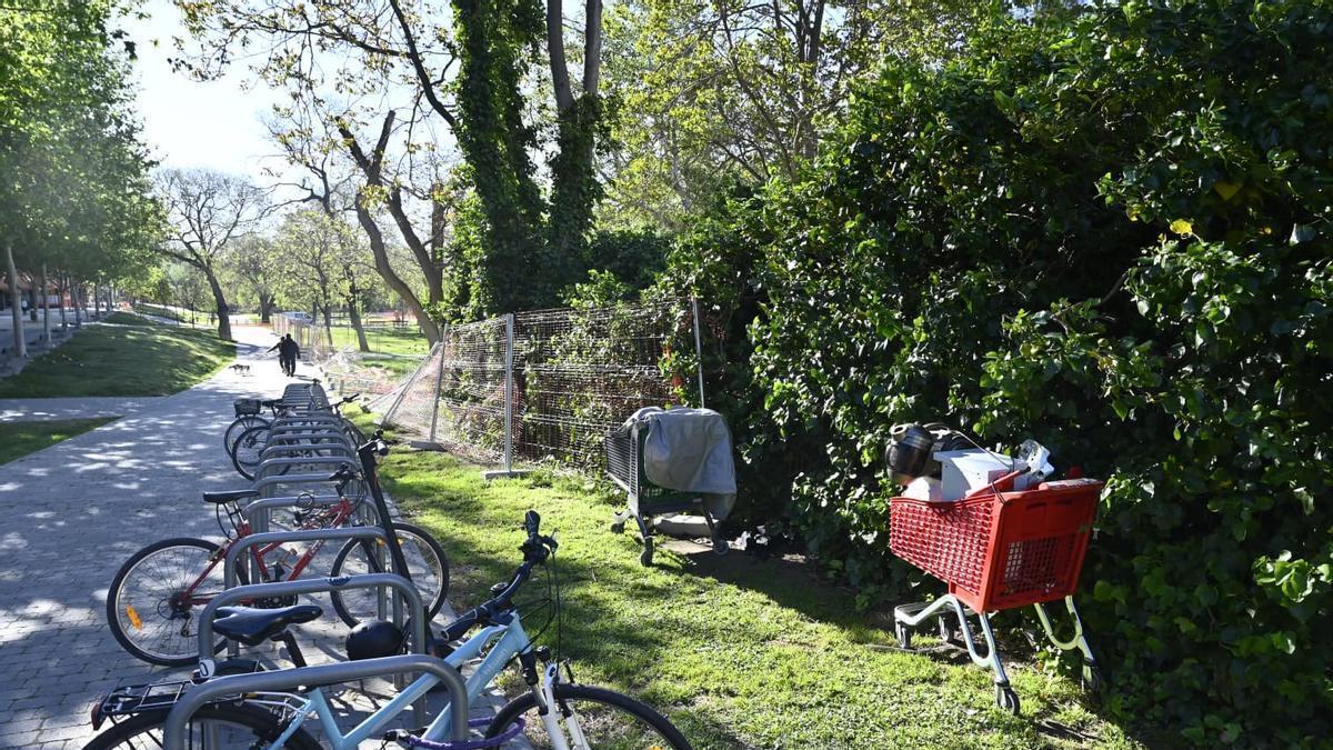 El parque Bruil presenta en la actualidad un vallado perimetral por las obras de rehabilitación.