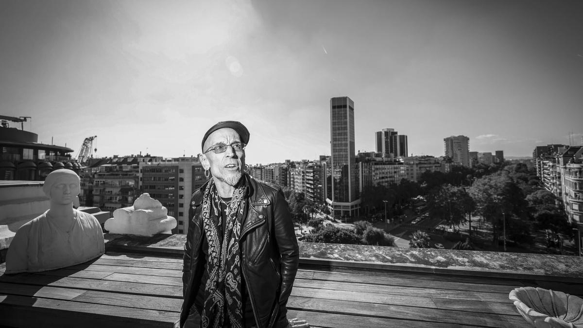 El mítico rockero vasco recorre nuestro país con los Fitipaldis presentando su nuevo disco ‘El monte de los aullidos’