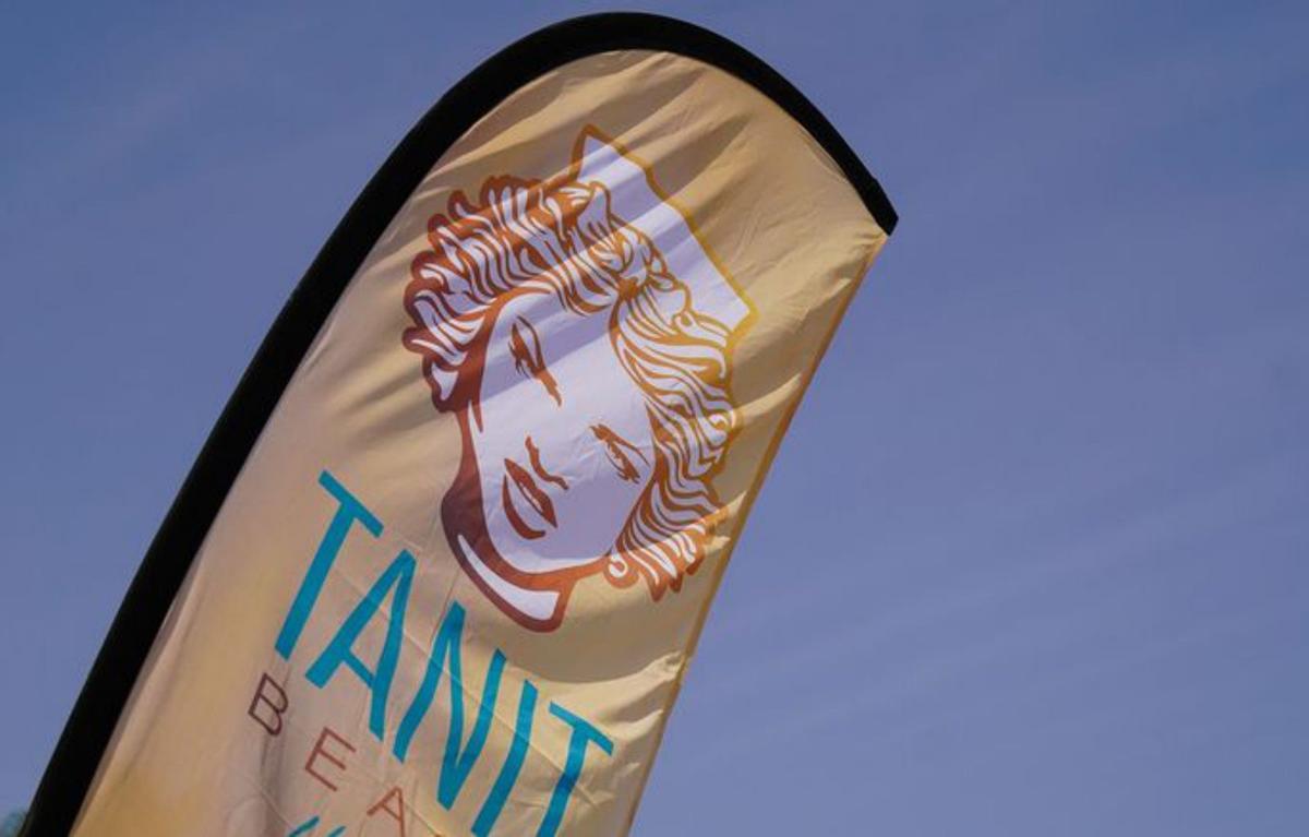 Tanit se caracteriza por su toque desenfadado y chic.