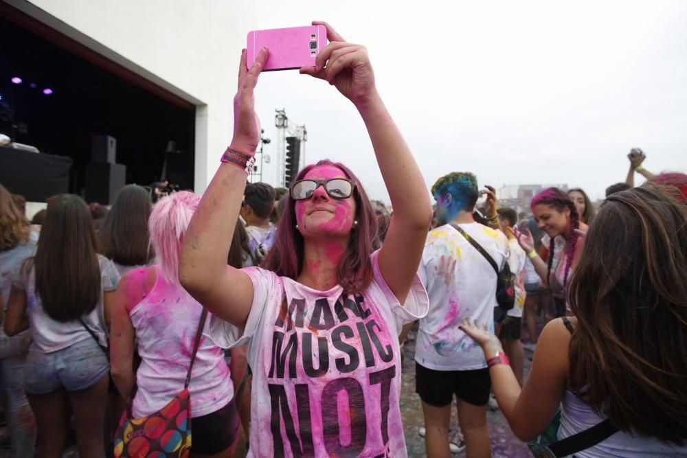 Holi Party en el Niemeyer