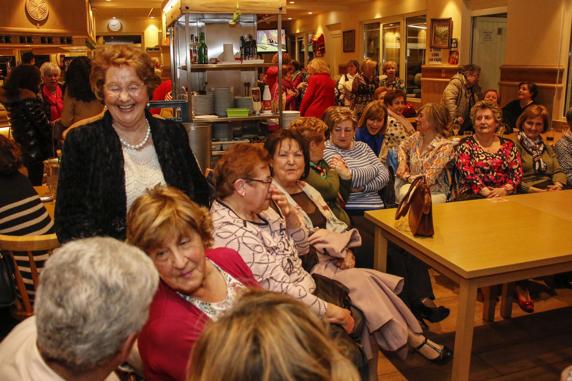 En imágenes: La vocalía de la mujer de la zona rural de Gijón celebra su cena anual