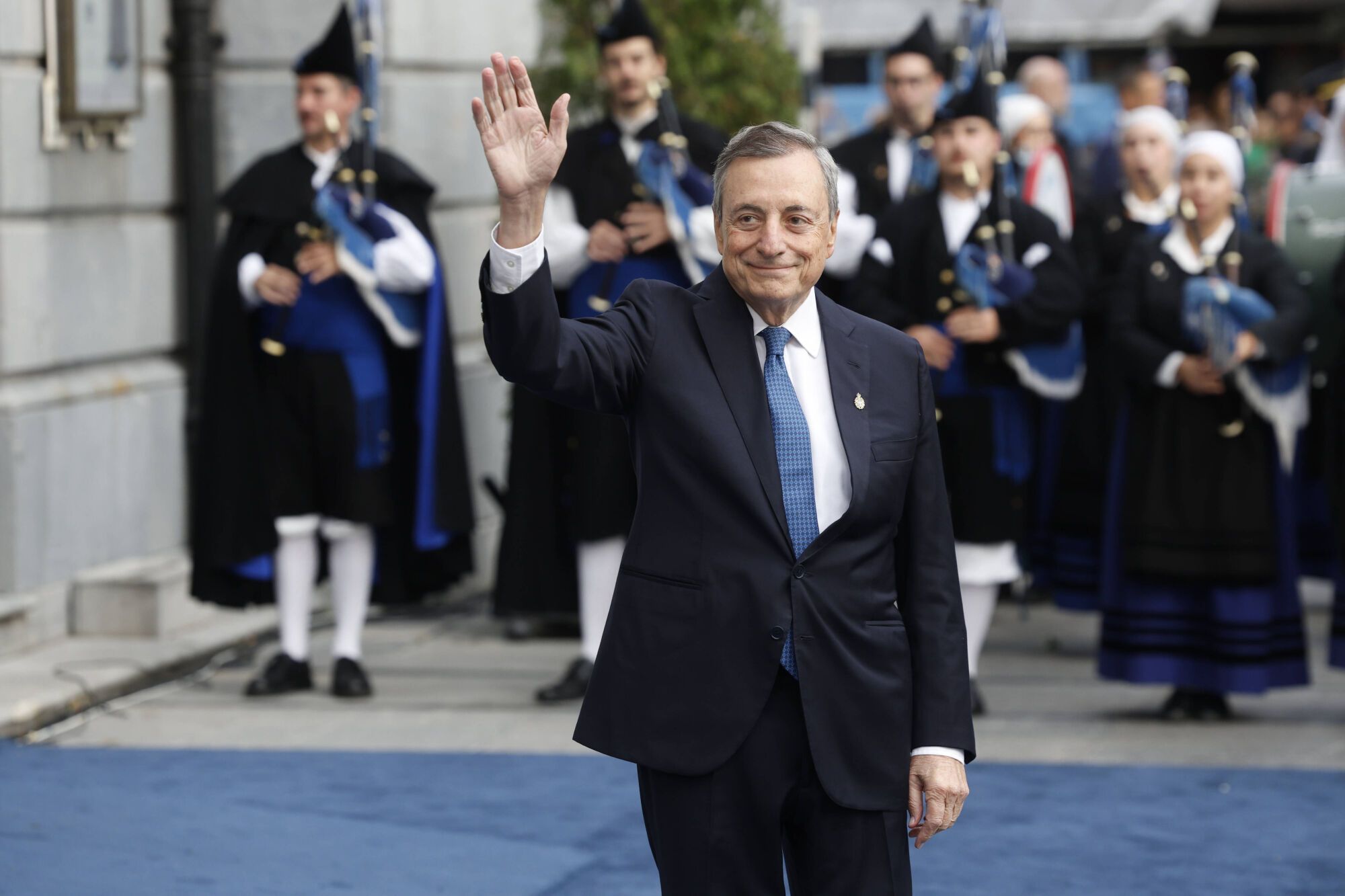 Premios Princesa. Entrada al teatro Campoamor de premiados. Kanon