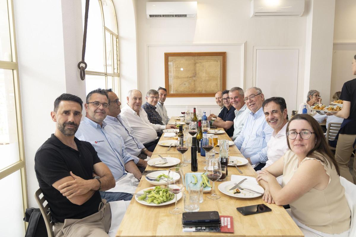 Los comensales disfutaron a lo grande de la jornada con la  propuesta gastronómica de la Taverna Tres14.