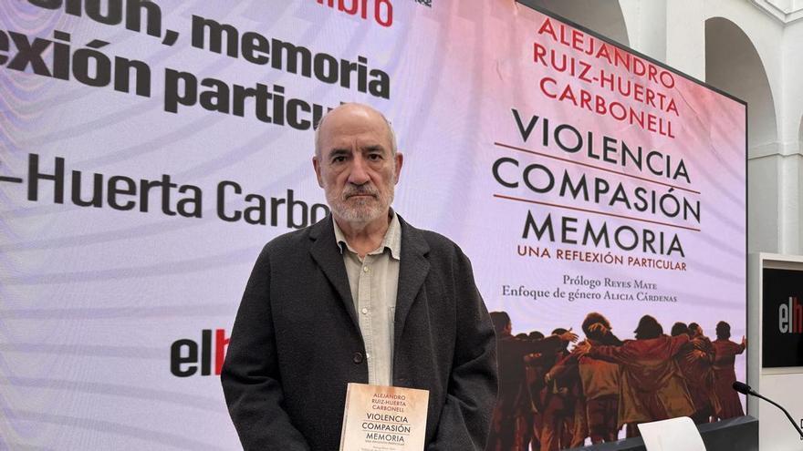 Alejandro Ruíz, único superviviente de la matanza de Atocha, en Badajoz: 
