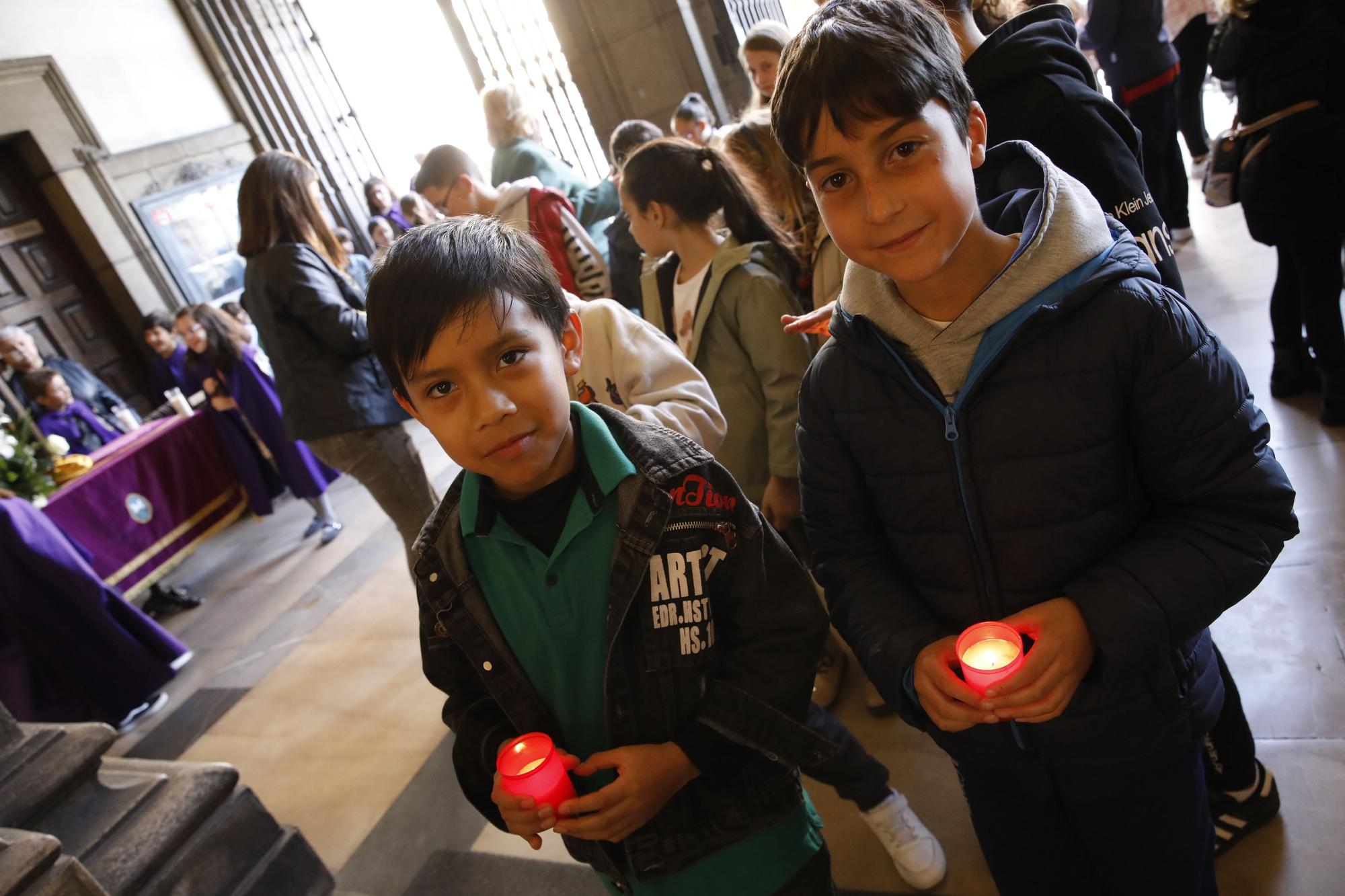 En imágenes: El Vía Crucis de los niños adelanta en San José la Semana Santa de Gijón