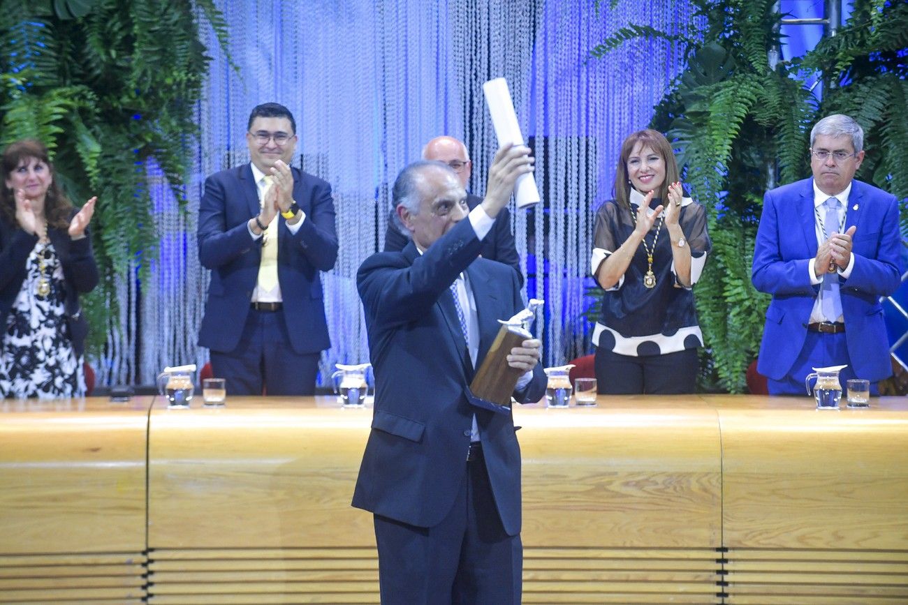 Entrega de Honores y Distinciones del Cabildo de Gran Canaria en su 110 aniversario