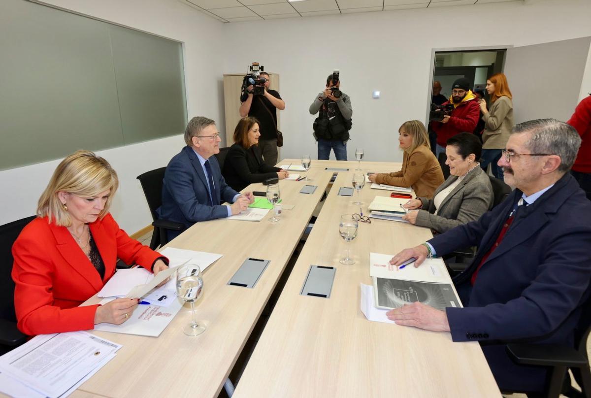 Otro momento de la reunión para abordar el envío de ayuda humanitaria.