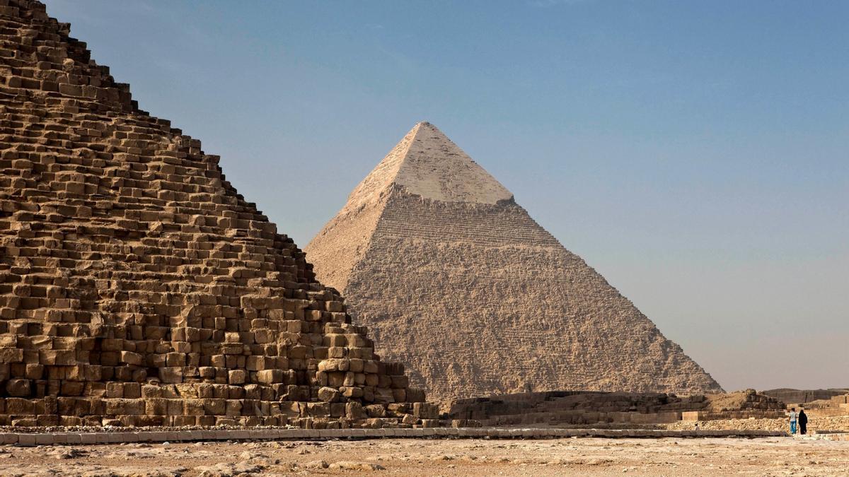 Descubren increíbles esqueletos en las pirámides de Egipto que hacen replantear todo lo que se sabía de ellas