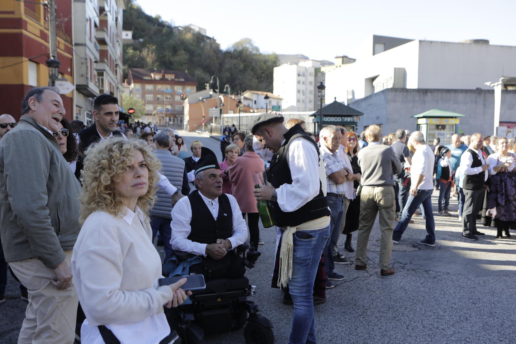 EN IMÁGENES: La localidad allerana de Moreda celebra San Martín, la fiesta de los Humanitarios