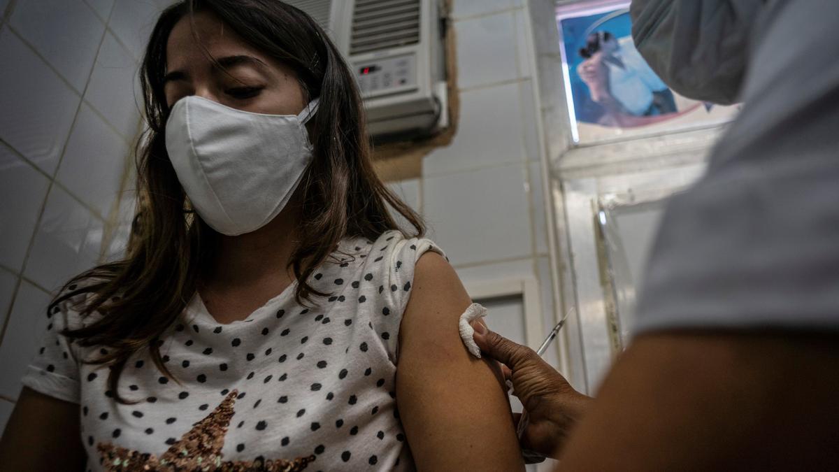 Cuba administra masivamente en La Habana su vacuna en fase III de pruebas